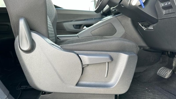Used Peugeot e-Rifter 2025 for sale - 76017135: Photo 58