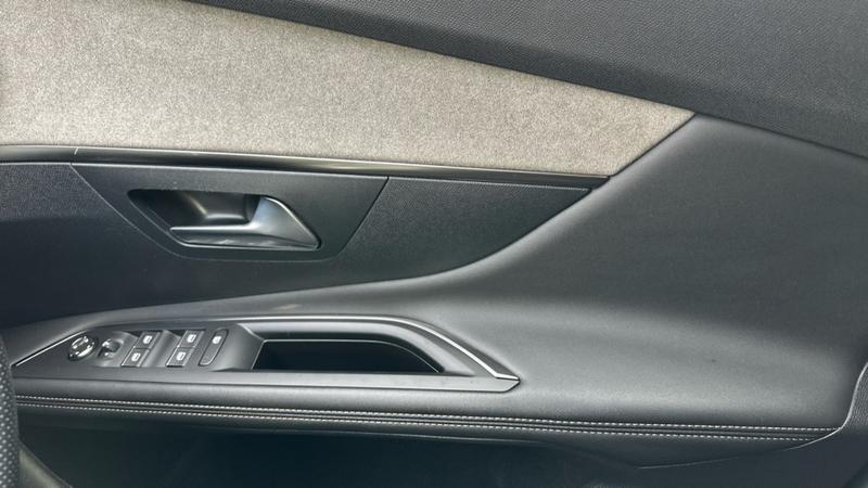 Used Peugeot 3008 2023 for sale - 76616179: Photo 30