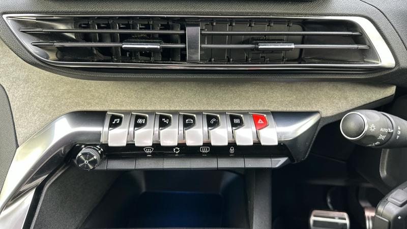 Used Peugeot 3008 2023 for sale - 76616179: Photo 48