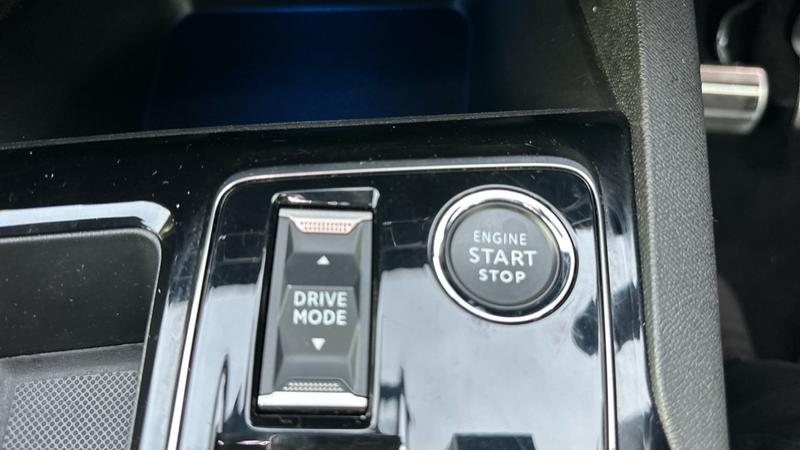 Used Peugeot 3008 2023 for sale - 76616179: Photo 52