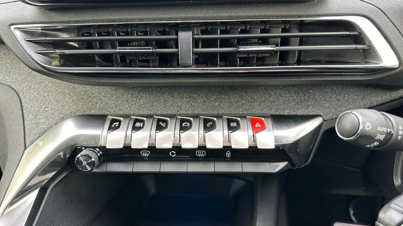 Used Peugeot 3008 2023 for sale - 76355522: Photo 46