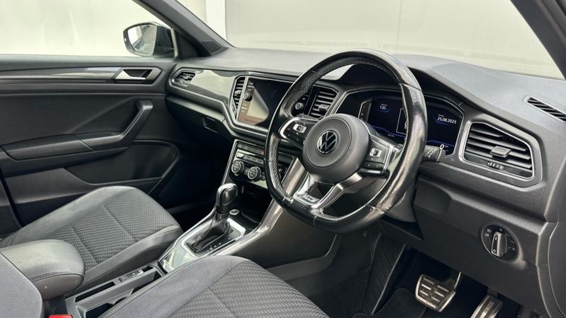 Used Volkswagen T-Roc 2021 for sale - 76162077: Photo 2