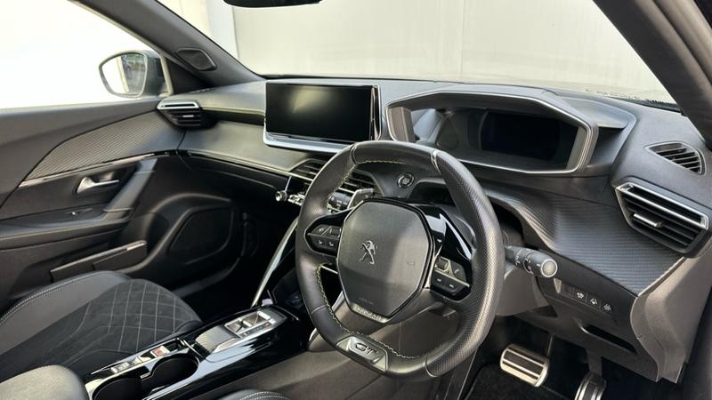 Used Peugeot 2008 2022 for sale - 76904599: Photo 2