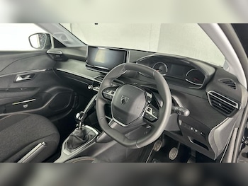 Used Peugeot 208 2025 for sale - 76895609: Photo