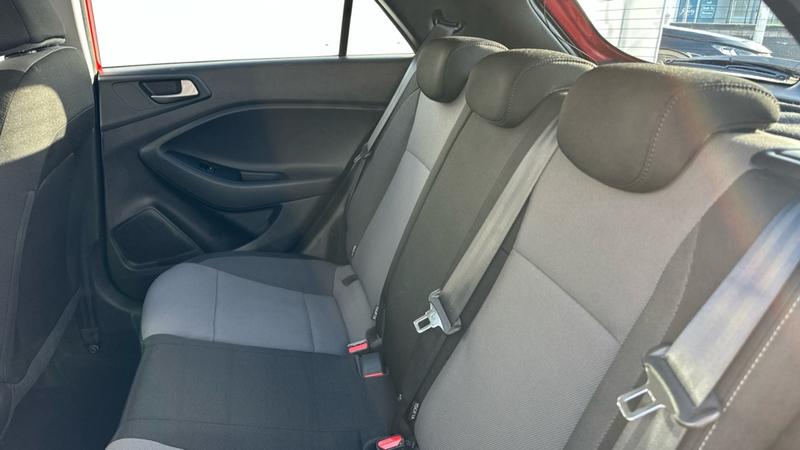 Used Hyundai i20 2018 for sale - 76722963: Photo 14