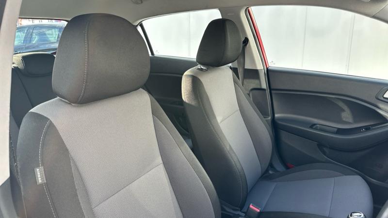 Used Hyundai i20 2018 for sale - 76722963: Photo 58