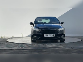 Used Ford Focus 2017 for sale - 75752109: Photo