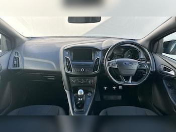Used Ford Focus 2017 for sale - 75752109: Photo