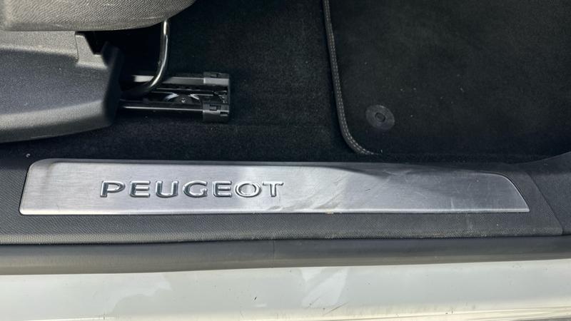 Used Peugeot 5008 2023 for sale - 77672572: Photo 38
