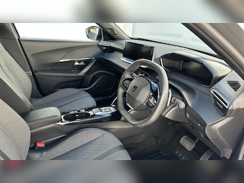 Used Peugeot 2008 2023 for sale - 76322290: Photo