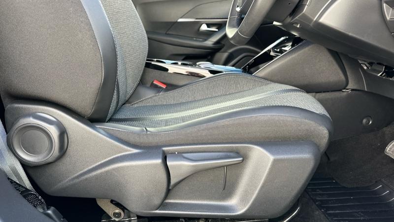 Used Peugeot 2008 2023 for sale - 76322290: Photo 61