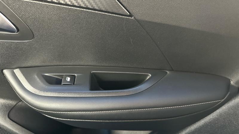 Used Peugeot 2008 2023 for sale - 76322290: Photo 69