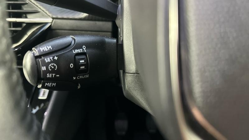 Used Peugeot 2008 2023 for sale - 77006013: Photo 54