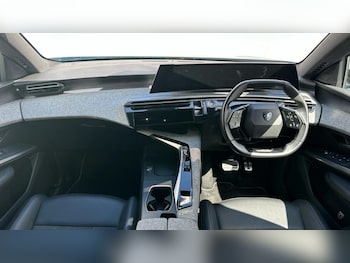 Used Peugeot E-3008 2025 for sale - 79363194: Photo
