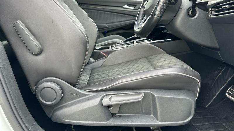 Used Volkswagen Golf 2023 for sale - 76322371: Photo 65