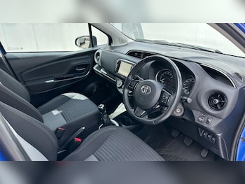 Used Toyota Yaris 2017 for sale - 79050539: Photo
