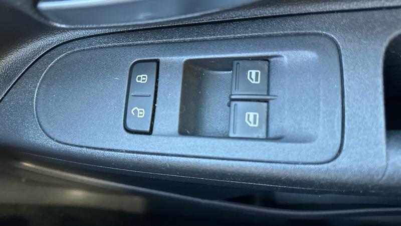 Used Volkswagen up! 2023 for sale - 76640967: Photo 44