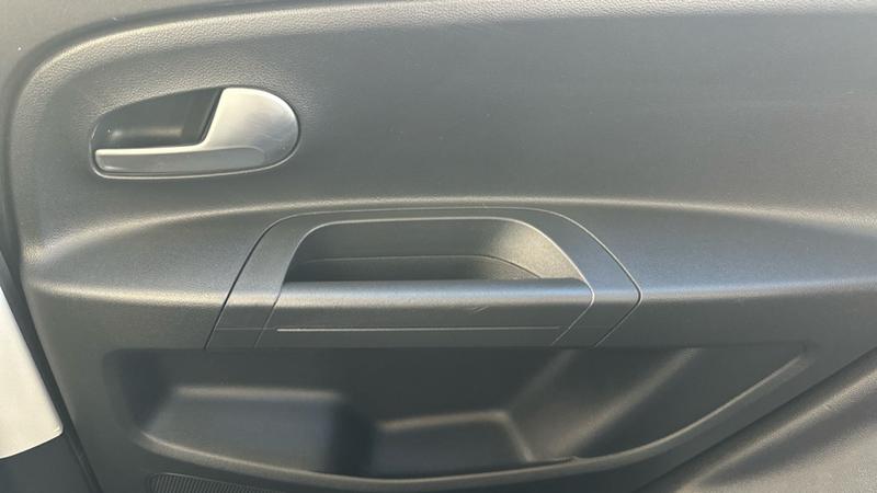 Used Volkswagen up! 2023 for sale - 76640967: Photo 54