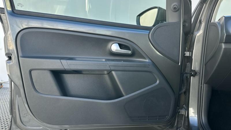 Used Volkswagen up! 2023 for sale - 76640967: Photo 57