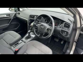 Used Volkswagen Golf 2018 for sale - 74272612: Photo