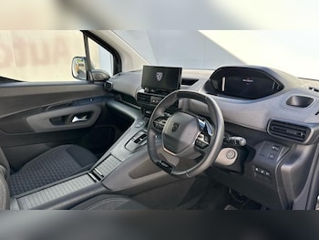 Used Peugeot Rifter 2025 for sale - 78064100: Photo