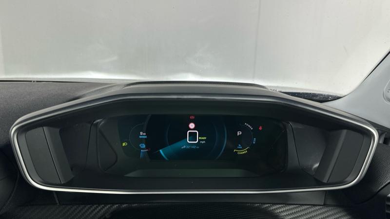 Used Peugeot E-2008 2022 for sale - 77296742: Photo 14