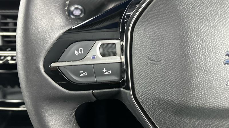 Used Peugeot E-2008 2022 for sale - 77296742: Photo 28