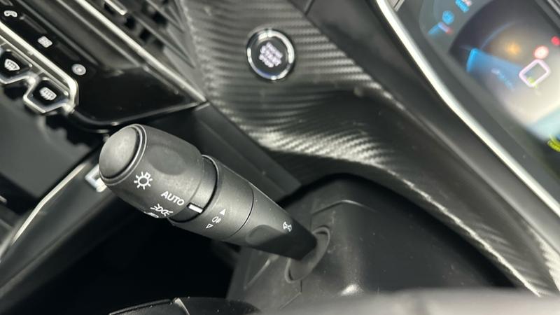 Used Peugeot E-2008 2022 for sale - 77296742: Photo 30