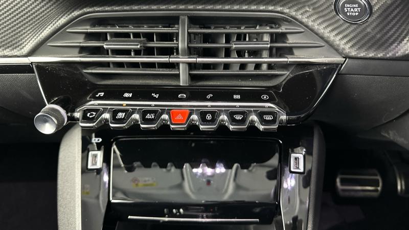 Used Peugeot E-2008 2022 for sale - 77296742: Photo 50