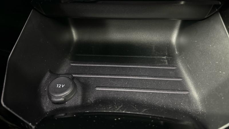 Used Peugeot E-2008 2022 for sale - 77296742: Photo 52