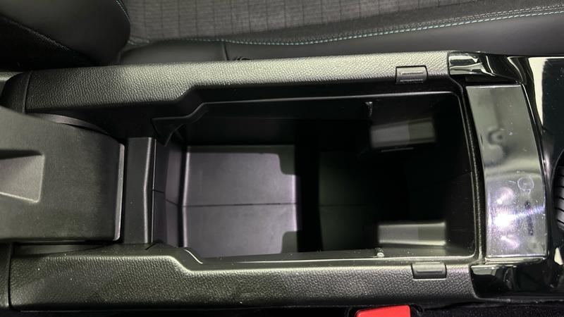 Used Peugeot E-2008 2022 for sale - 77296742: Photo 55