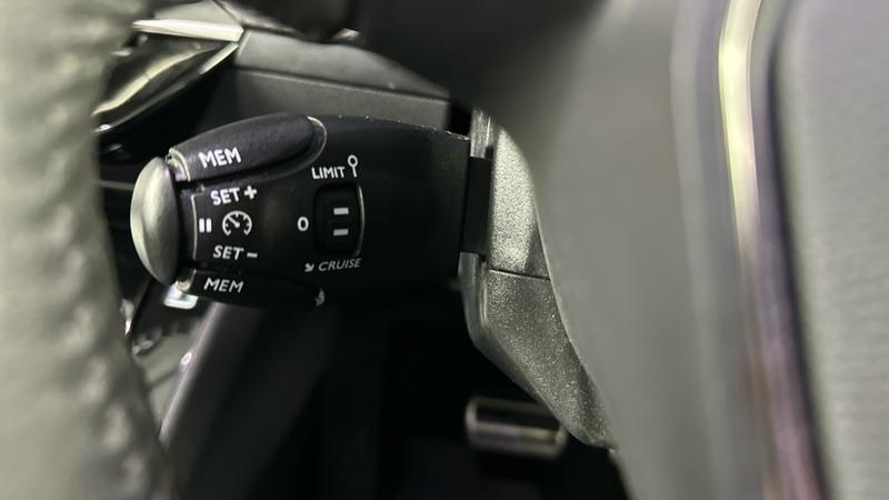 Used Peugeot E-2008 2022 for sale - 77296742: Photo 56