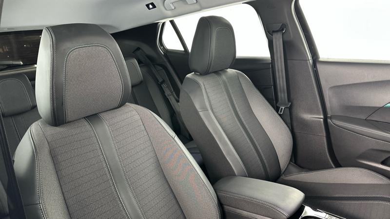 Used Peugeot E-2008 2022 for sale - 77296742: Photo 63