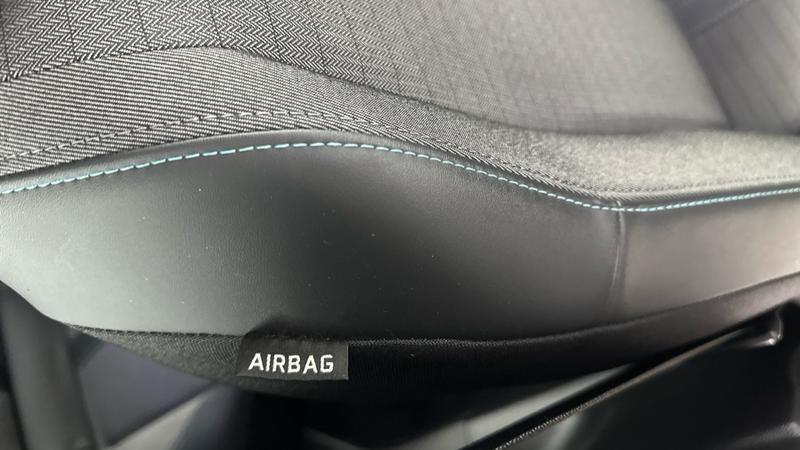 Used Peugeot E-2008 2022 for sale - 77296742: Photo 65