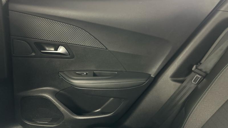 Used Peugeot E-2008 2022 for sale - 77296742: Photo 70