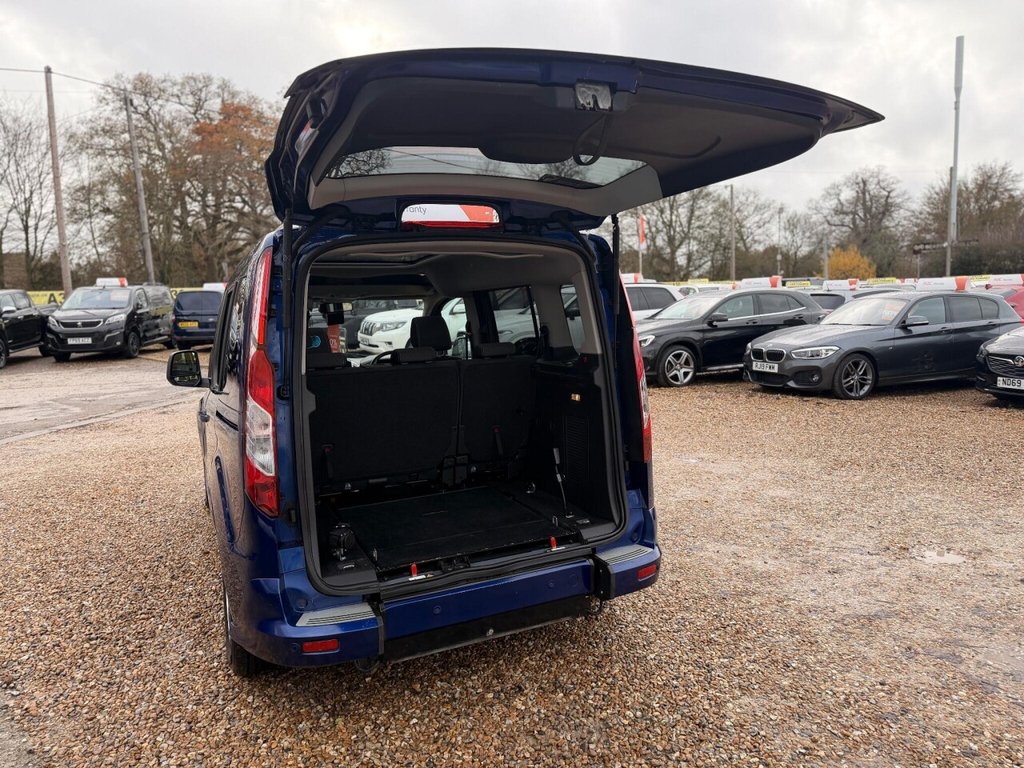 Used Ford Tourneo Connect 2015 for sale - 76883680: Photo 27