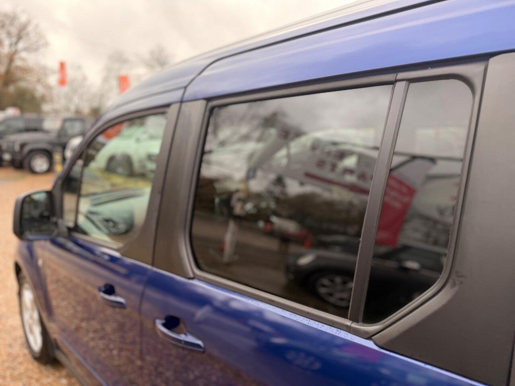 Used Ford Tourneo Connect 2015 for sale - 76883680: Photo 39