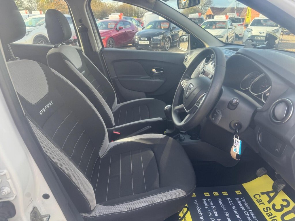 Used Dacia Sandero Stepway 2017 for sale - 76396162: Photo 23