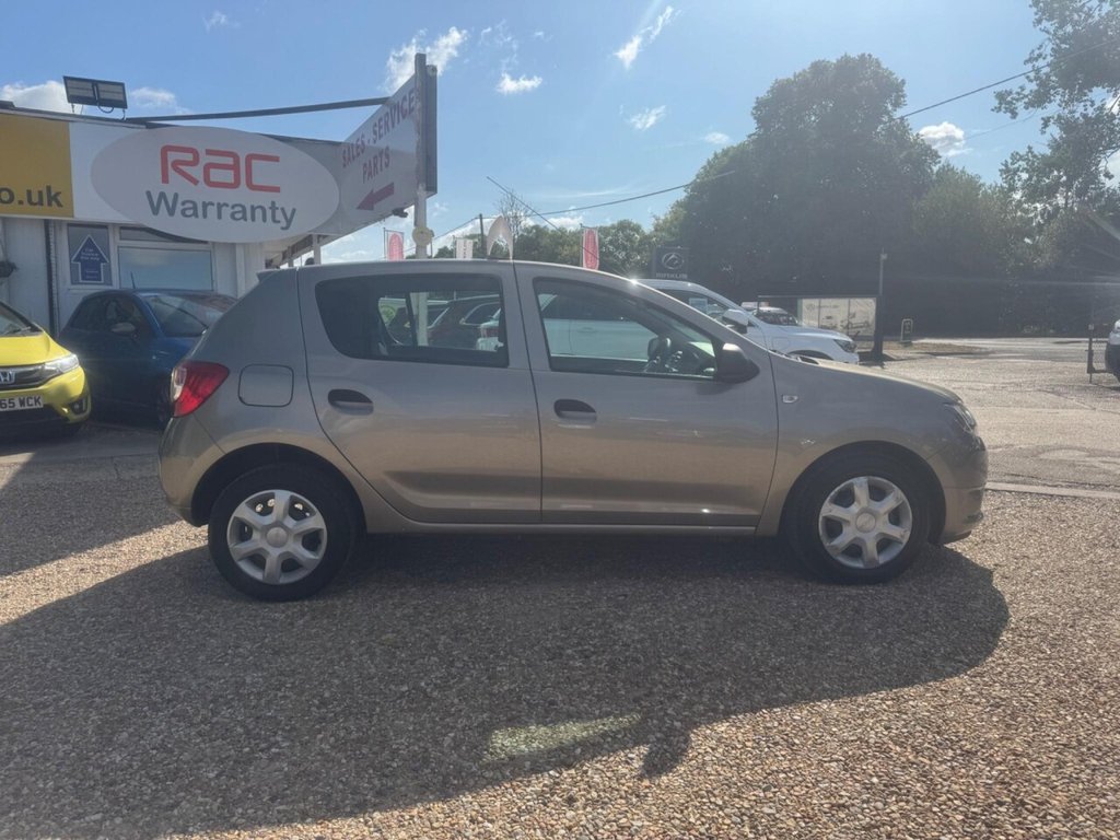 Used Dacia Sandero 2015 for sale - 76285293: Photo 13