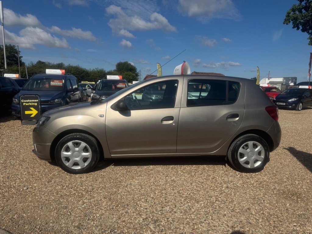 Used Dacia Sandero 2015 for sale - 76285293: Photo 17