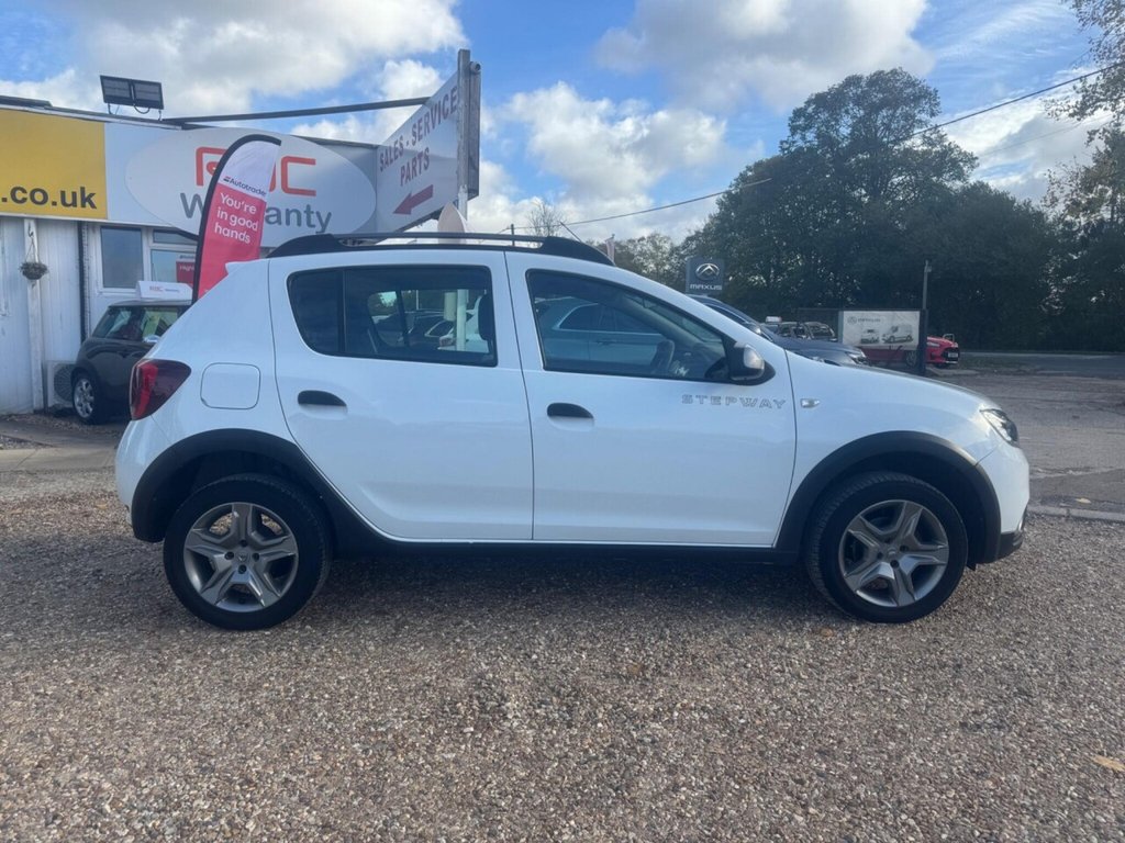 Used Dacia Sandero Stepway 2017 for sale - 77056330: Photo 5