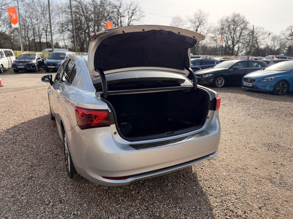 Used Toyota Avensis 2015 for sale - 77667657: Photo 37