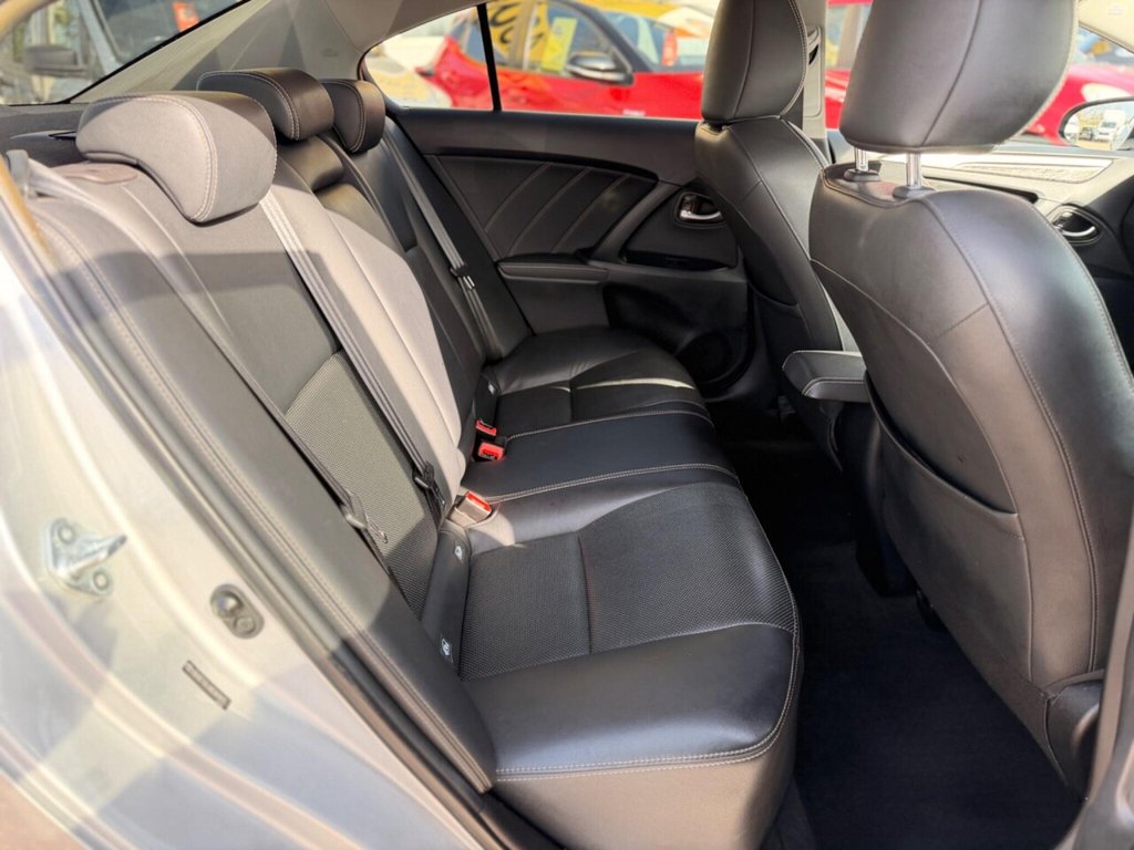 Used Toyota Avensis 2015 for sale - 77667657: Photo 38