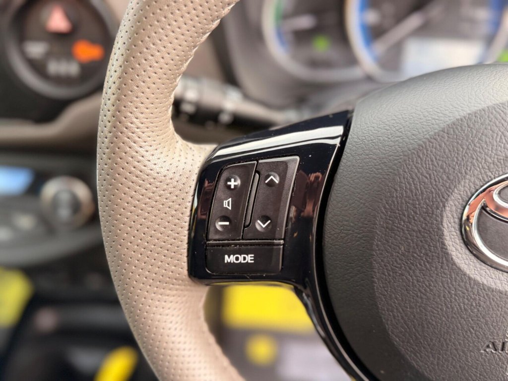 Used Toyota Yaris 2015 for sale - 77798319: Photo 27