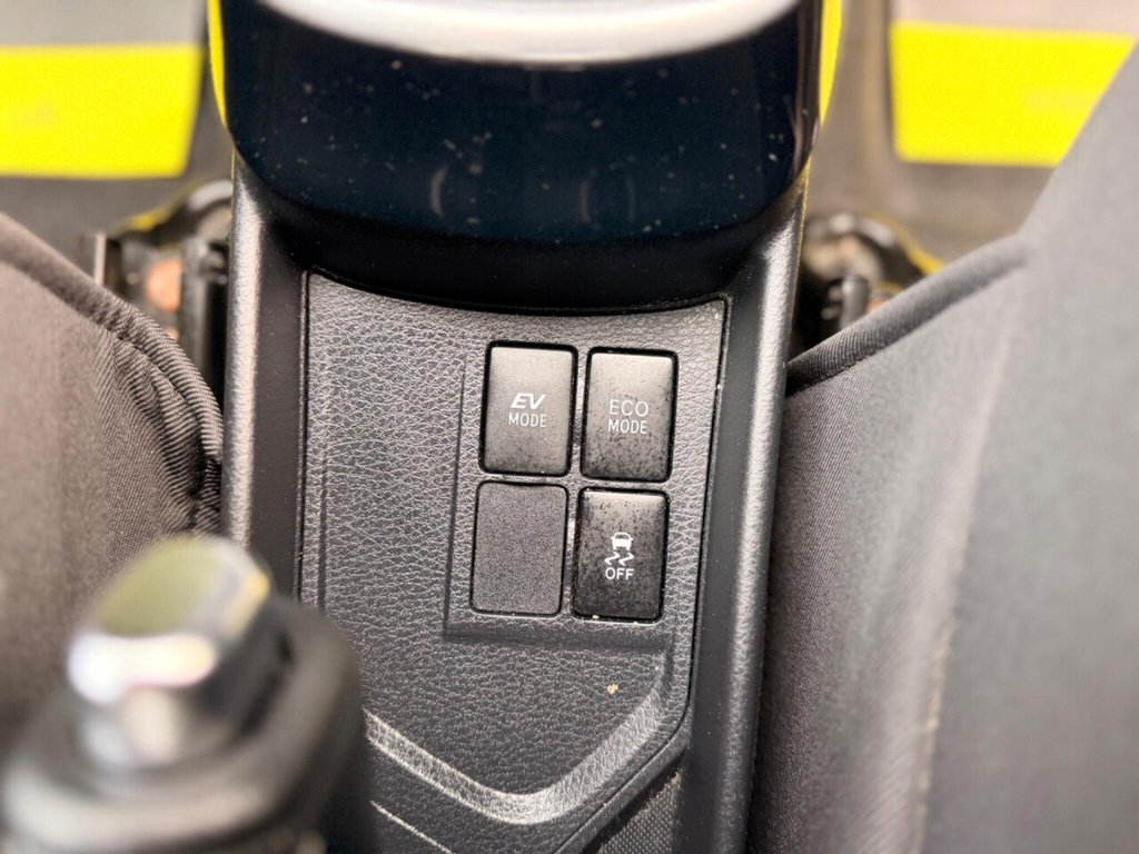 Used Toyota Yaris 2015 for sale - 77798319: Photo 28