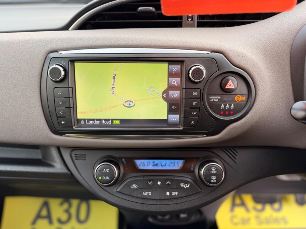 Used Toyota Yaris 2015 for sale - 77798319: Photo 33