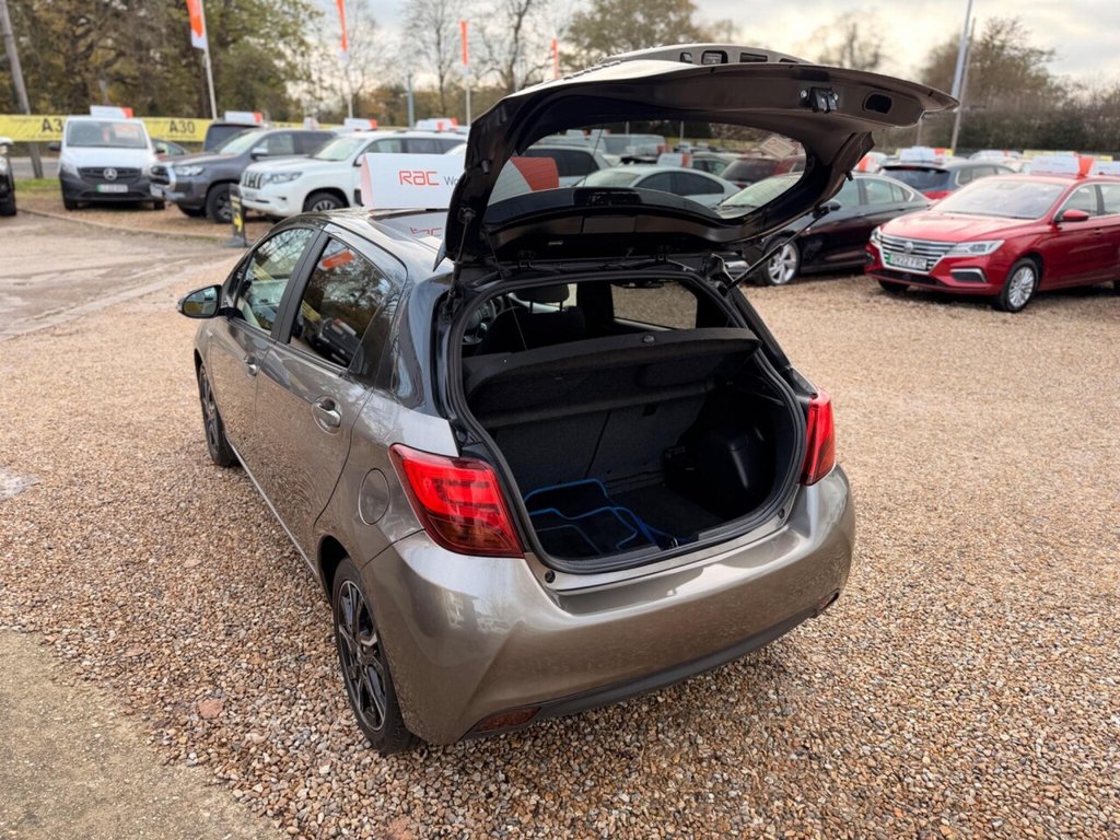 Used Toyota Yaris 2015 for sale - 77798319: Photo 37