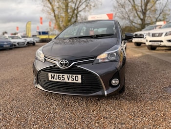 Used Toyota Yaris 2015 for sale - 77798319: Photo