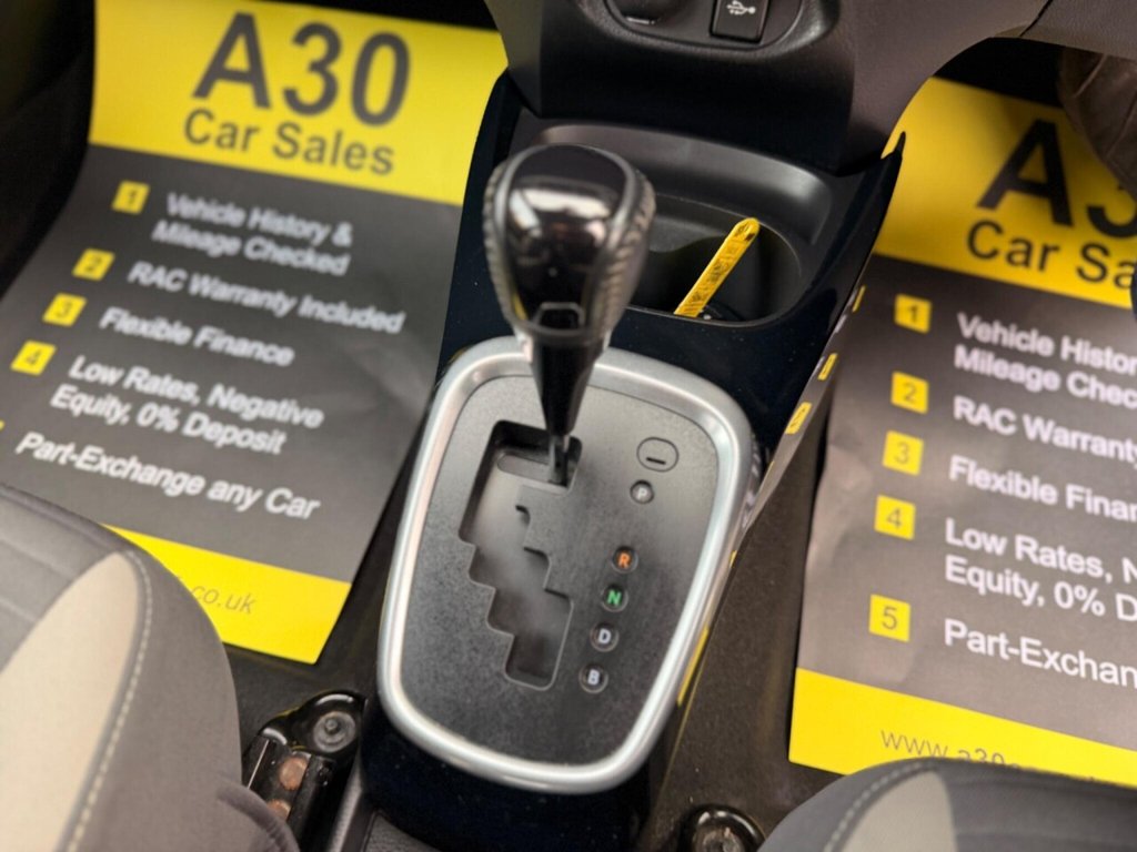 Used Toyota Yaris 2015 for sale - 77798319: Photo 46