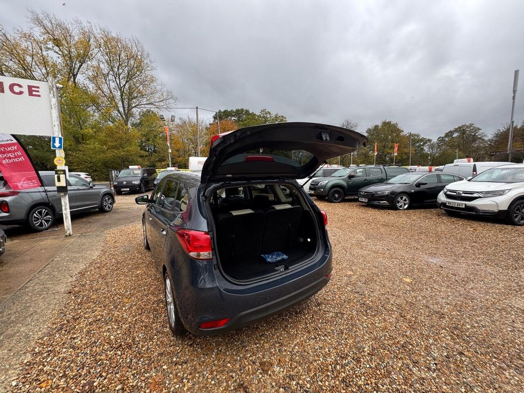 Used Kia Carens 2015 for sale - 76429968: Photo 25